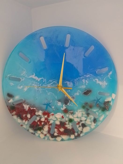 Ceas de perete din rasina epoxy