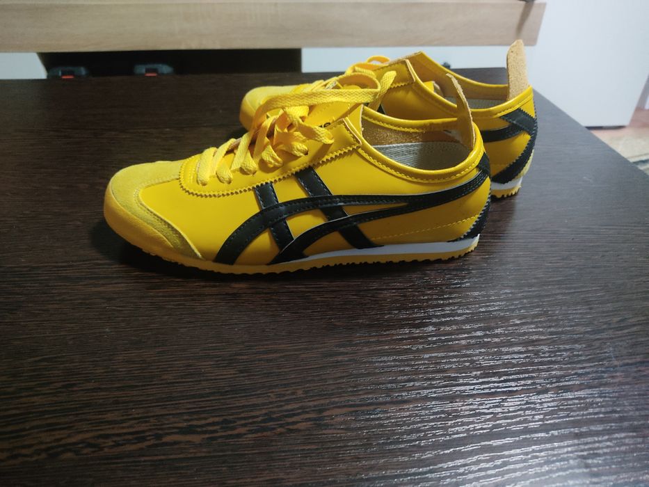 Продаю кроссовки 38 размер, производство Югославия, новые