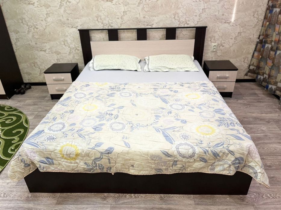 двухспальная кровать