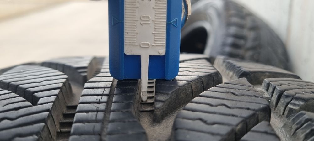 Зимни гуми COOPER 235 55 18 DOT 3218