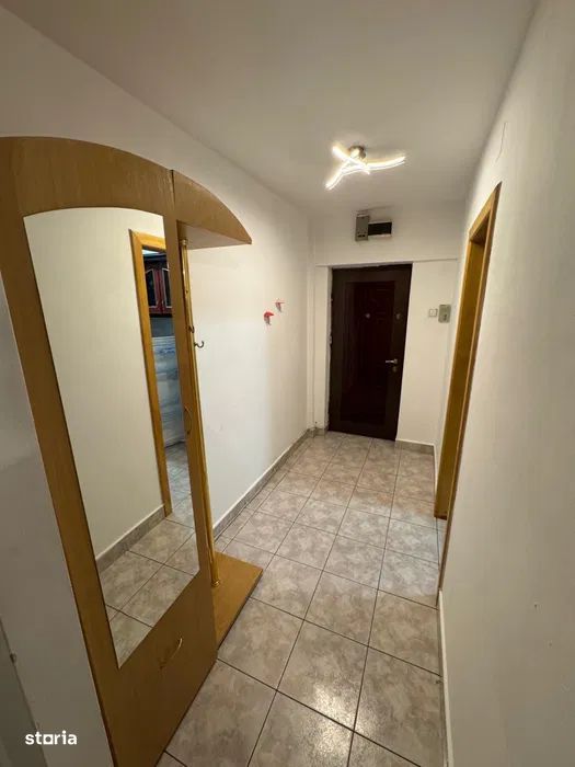 Inchiriez apartament cu 3 camere Calea Romanilor