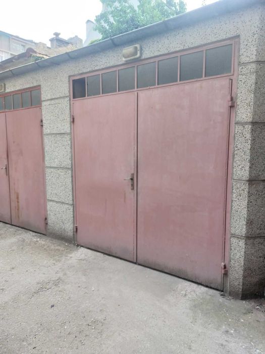 Дава се под наем Гараж / Паркомясто в Варна, Лятно кино Тракия - 20 кв.м за 127.5 € - Снимка #1