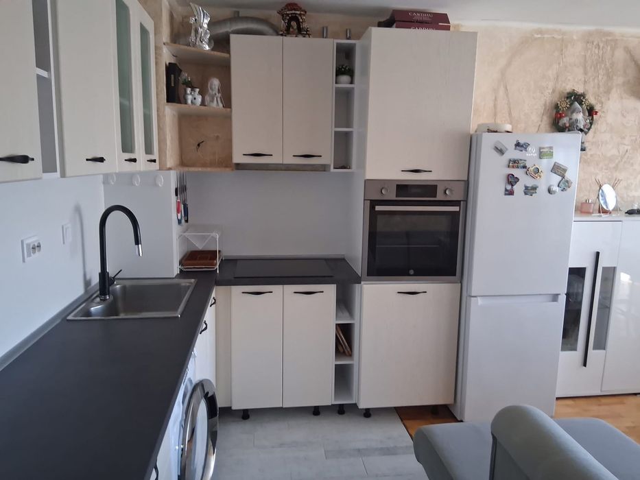 Дава се под наем Двустаен апартамент в Бургас, Меден рудник - зона Б - 55 кв.м за 500 € - Снимка #4