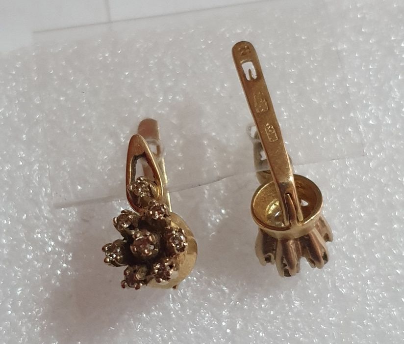 Бриллиантовые   сережки.