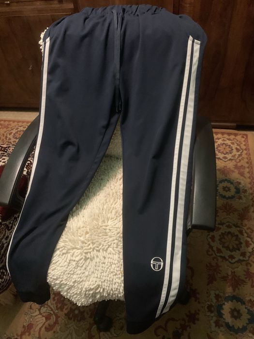 De vanzare trening sergio tacchini purtat doar O Data ..