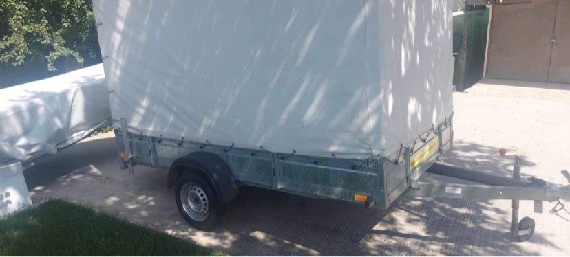 Remorca de închiriat