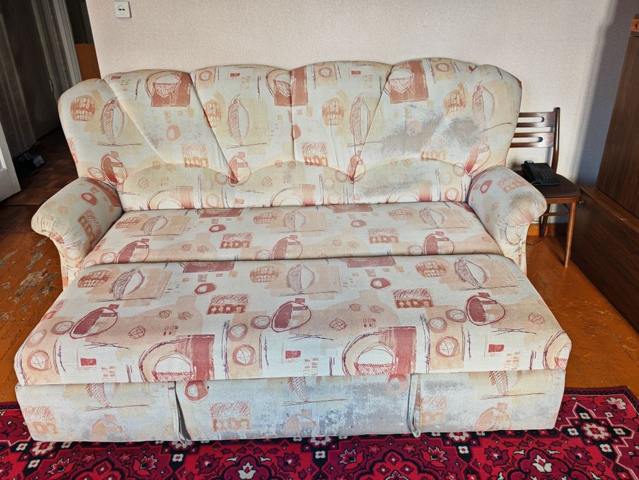 Продам диван. В хорошем состоянии, пружины, не просевший.
