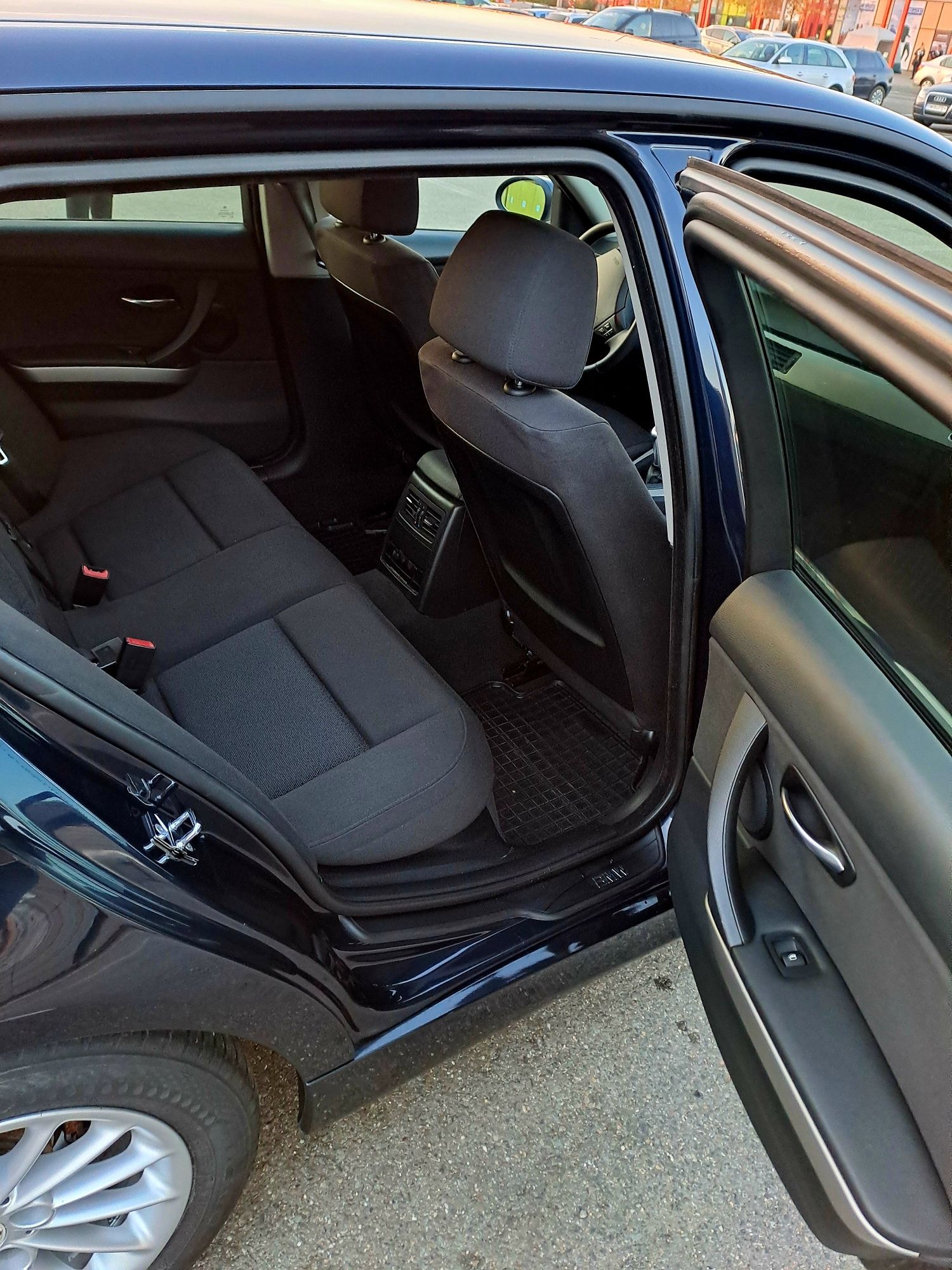 Vând BMW 320 e91