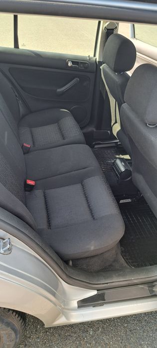 Vând golf 4 1.6 benzina si gaz
