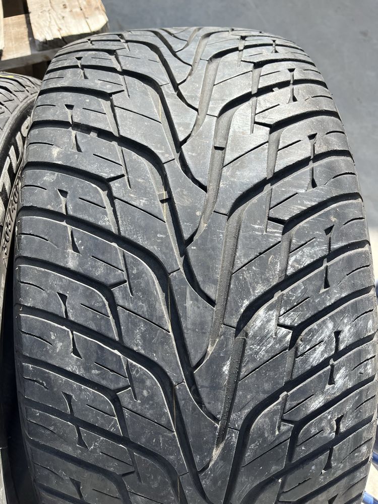 2 бр Летни гуми 305/40/22 Hankook
