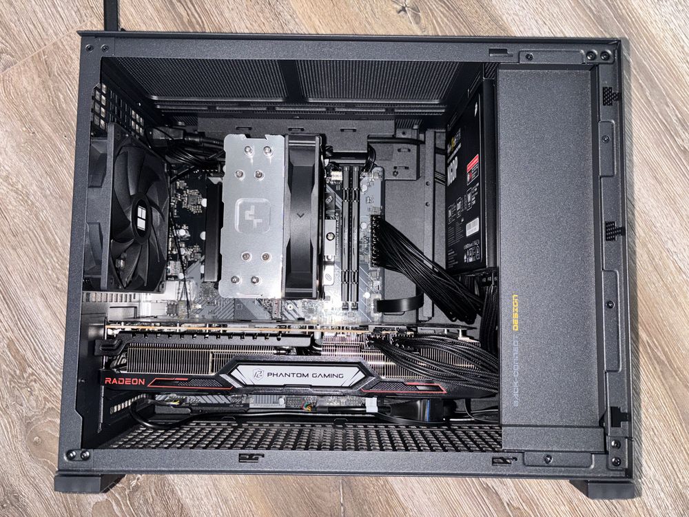 Jonsbo D32/ Ryzen 7500F/Radeon 6750XT 12Gb/32Gb DDR5 /1Tb