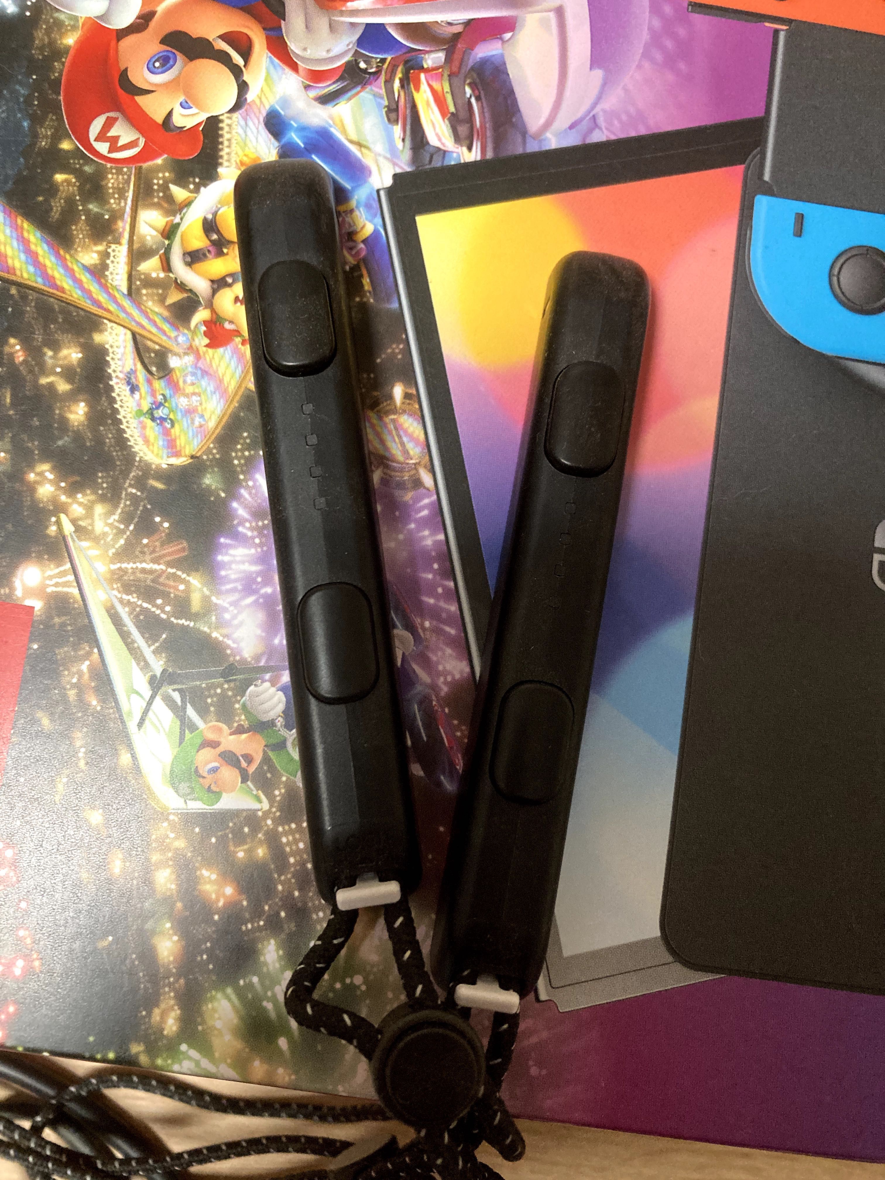 Nintendo Switch OLED - Neon Red & Neon Blue + Mario Kart 8