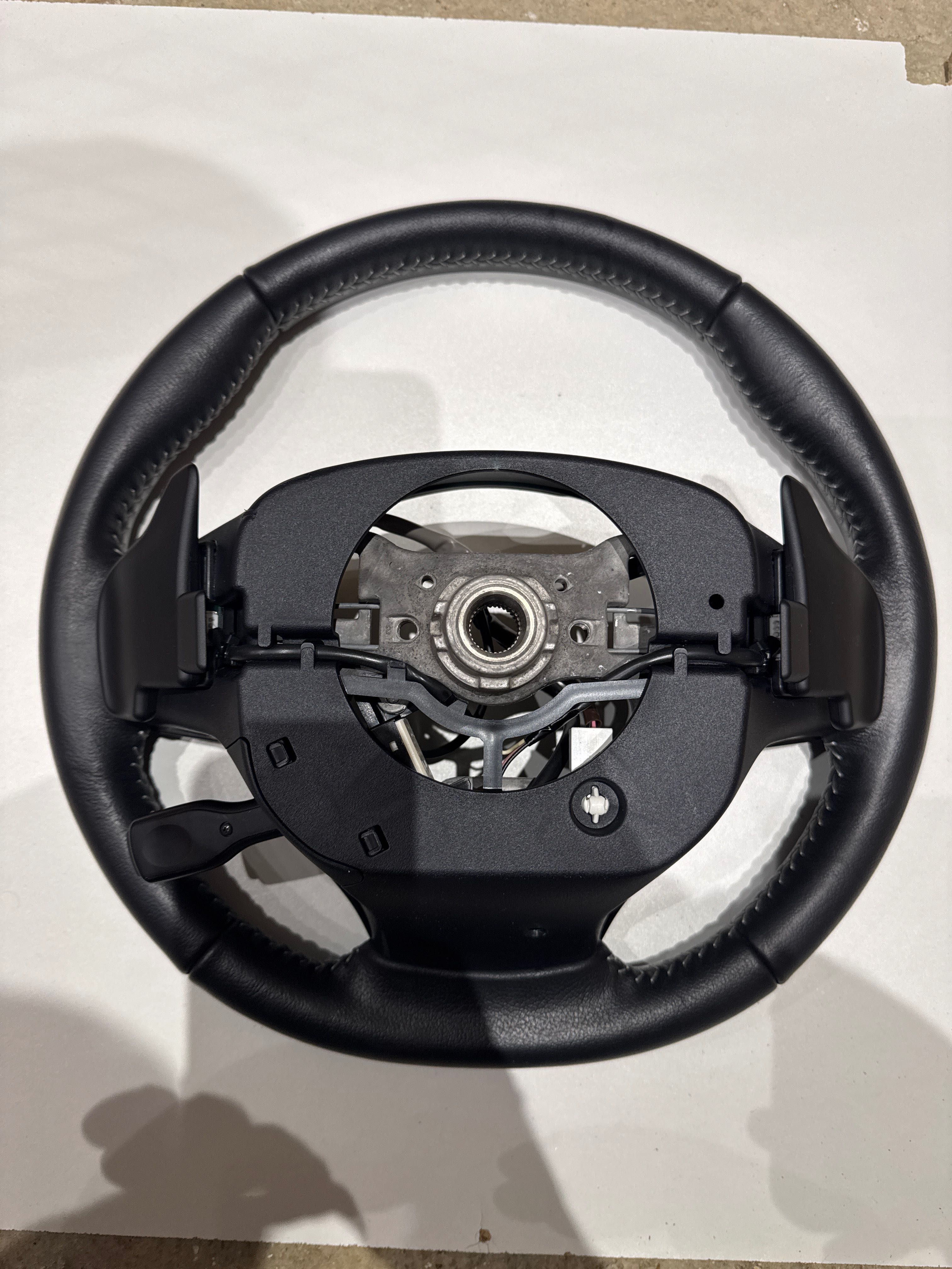 Toyota Yaris кожен волан