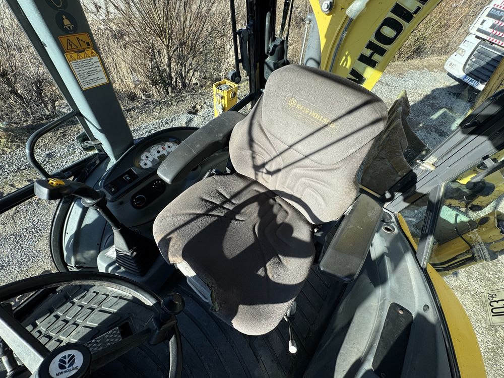 Buldoexcavator new holland