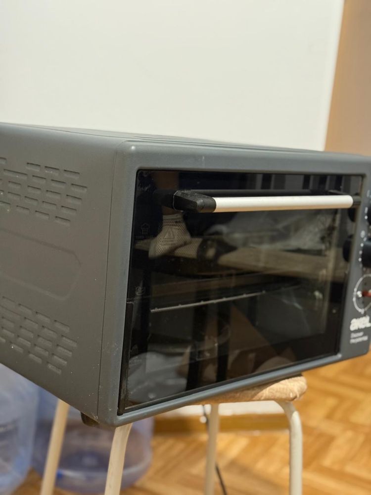 Духовка akel и контейнер вращающая в отличном  хорошем состояний даже