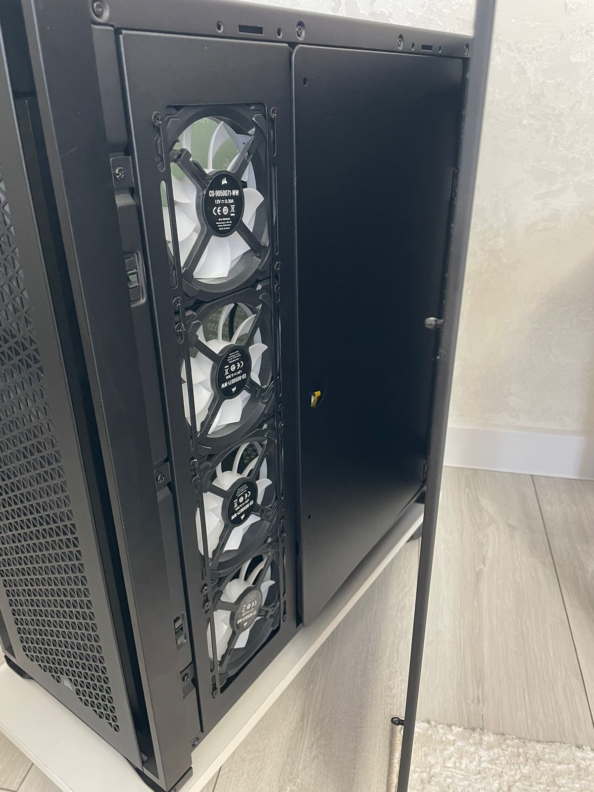 Системный блок Corsair в использовании 4 месяца