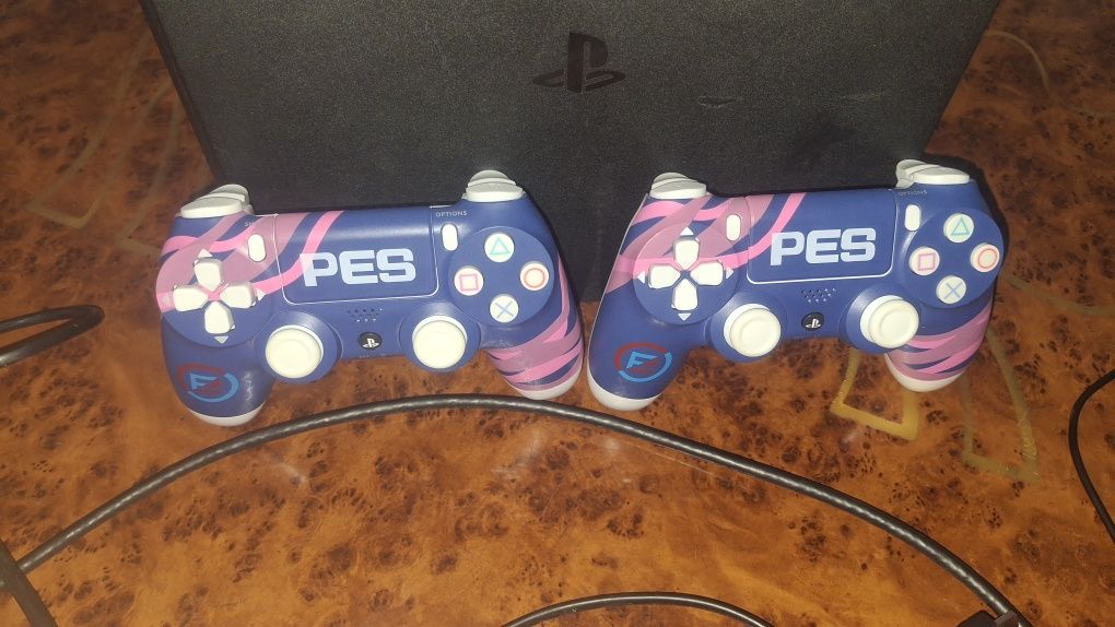 Ps4 satiladi pulini kelishamiz