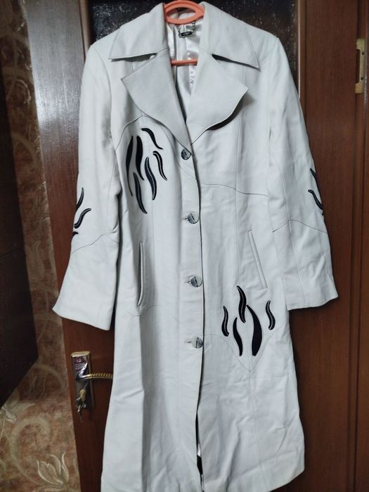 Кожаный плащ  пальто