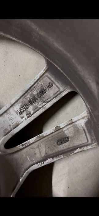 Оригинални лети джанти 17 цола Audi/VW/Skoda