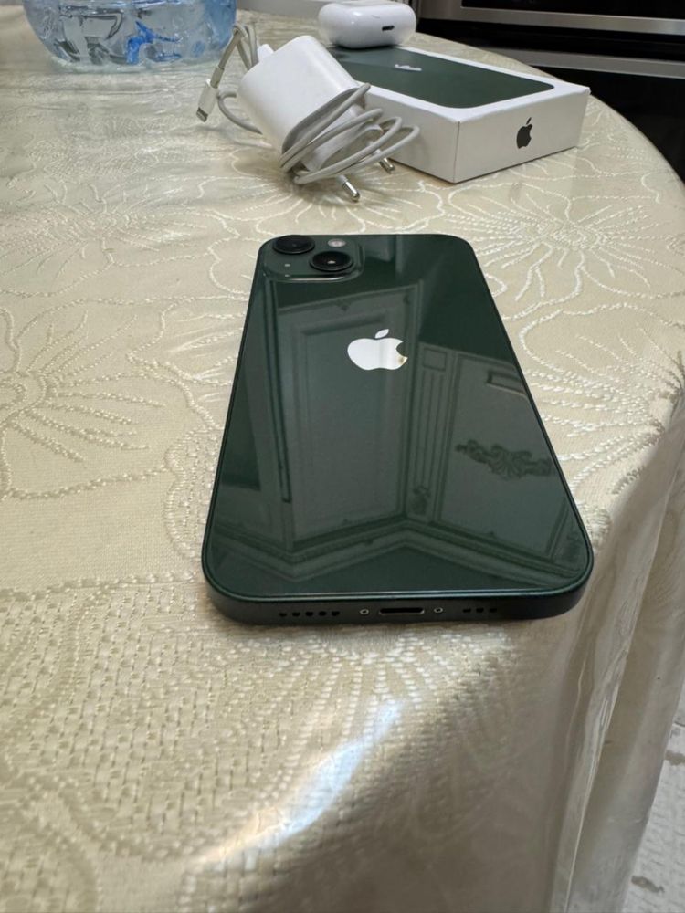 iPhone 13 128гб как новый