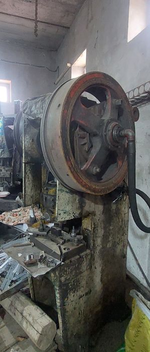 Vazdushni preslar sotiladi