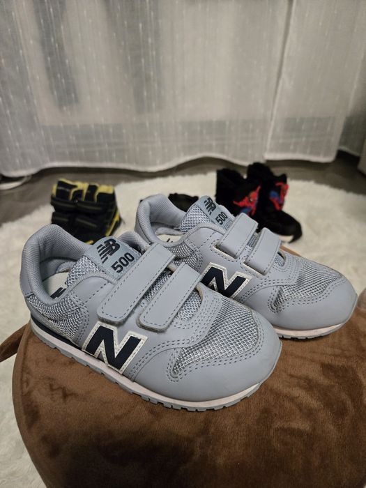 Vand incaltaminte purtata putin, 70 lei perechea