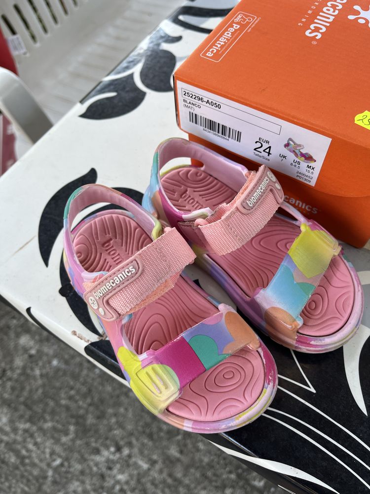 Детски сандали crocs, biomecanics