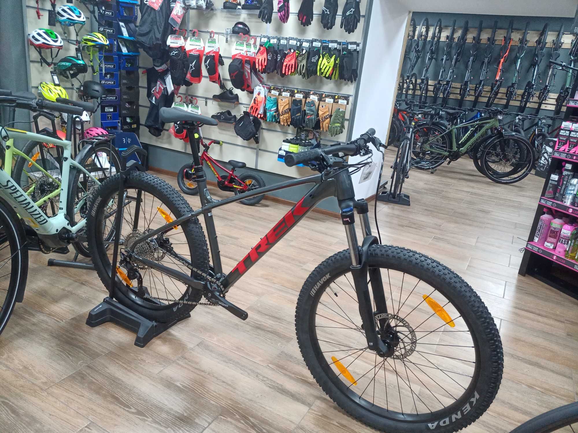 Bicicleta TREK Roscoe 6 marime M - in stoc EST BIKE Funky Sports