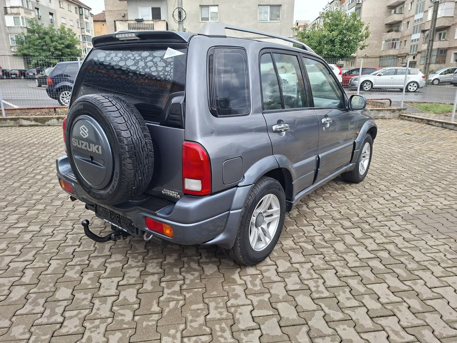 Vând Suzuki Grand Vitara 2.0 Benzină Limited 4x4