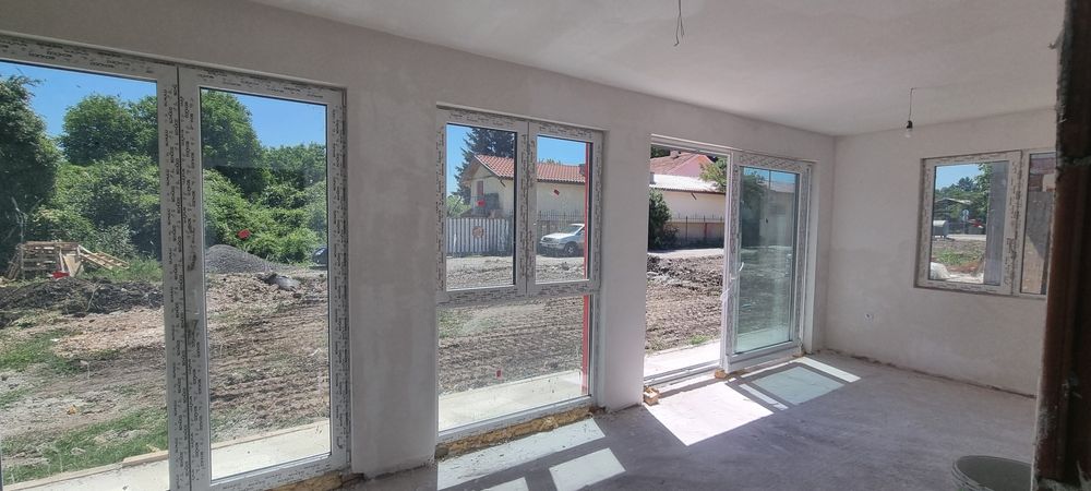 Къща в Божурище с.Хераково