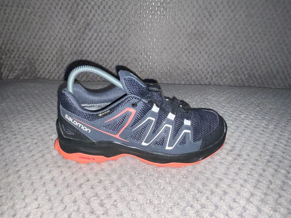 Adidasi Salomon Goretex nr 38