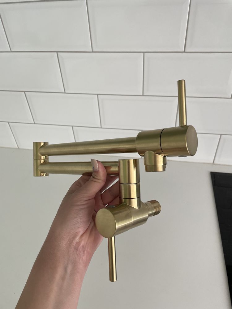 Pot filler (смесител)