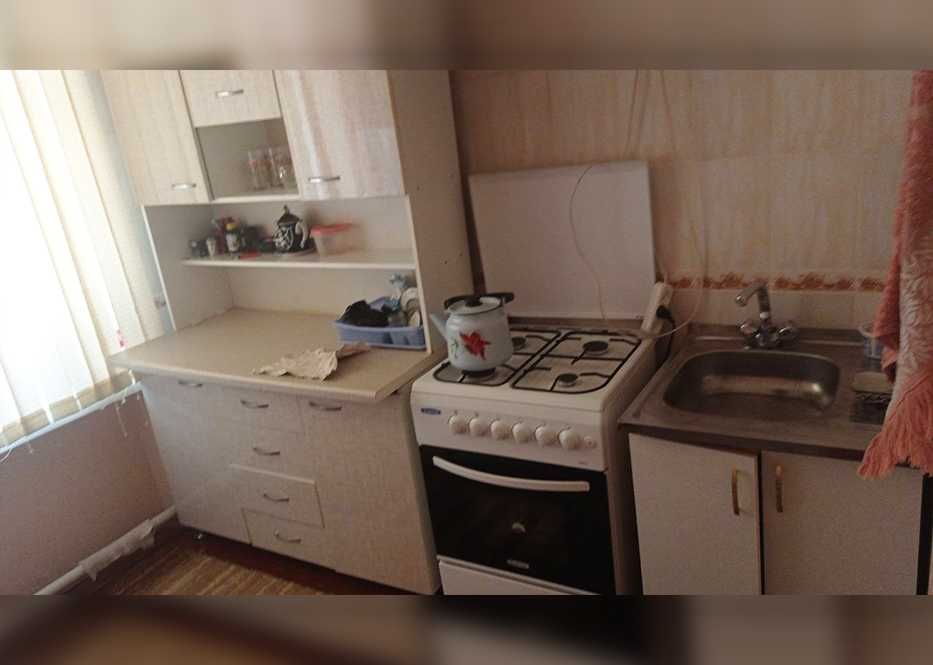 Продается уютная квартира со всем необходимым в кирпичном доме, 1-этаж