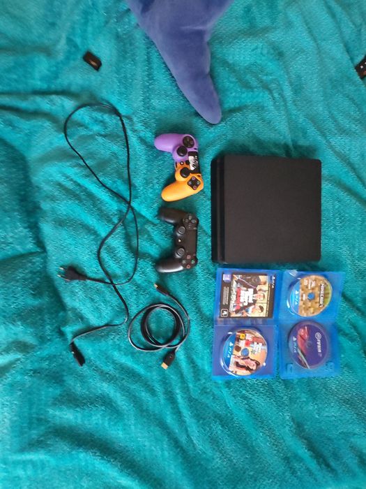 PS4 slim с играми
