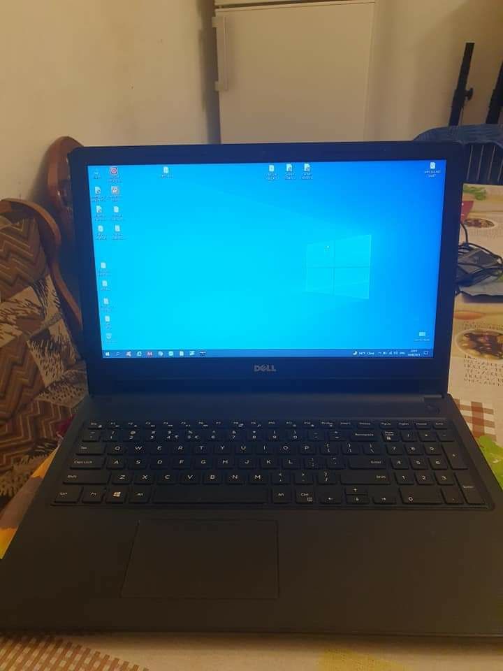 Laptop DELL 3576 Procesor i5,Hard Ssd 1000 Gb 8gb ram Ddr 4