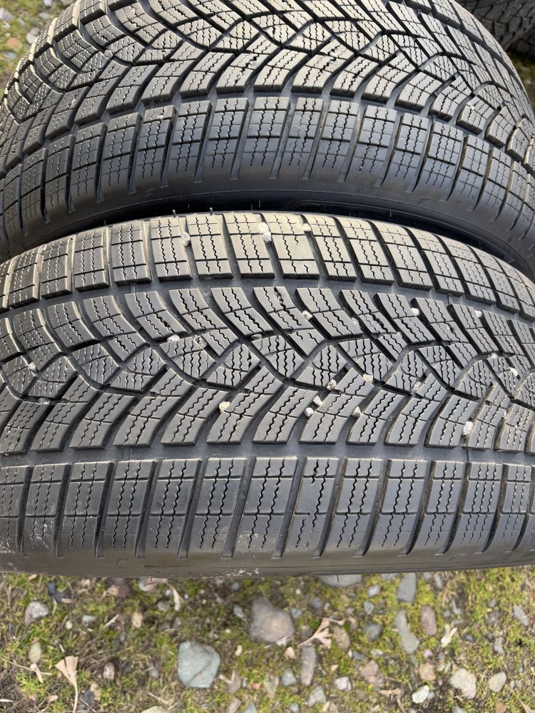 245/45 R18 2бр зимни гуми