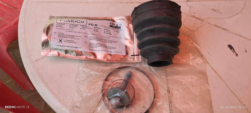 Оригинален маншон за форд фокус 2011