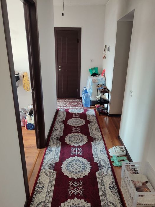 Srochna kvartira  sotiladi. 60 kv.m.Yangiyo'l shahar, Yangi Farovon da