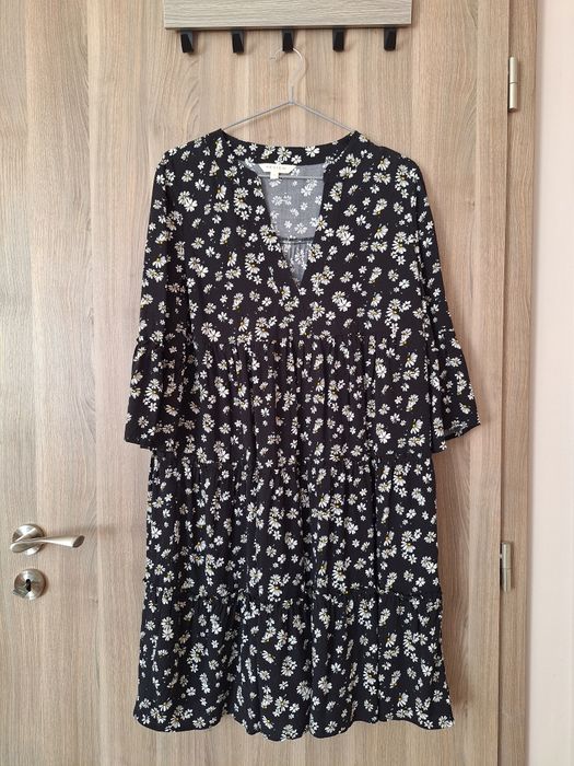 Ефирна рокля на цветя