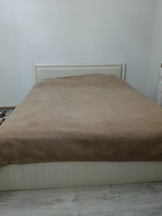 Продам спальный гарнитур