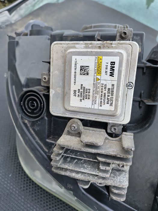 Far stânga BMW X1 E84 FACELIFT LCI 2012-2015 Bi-Xenon