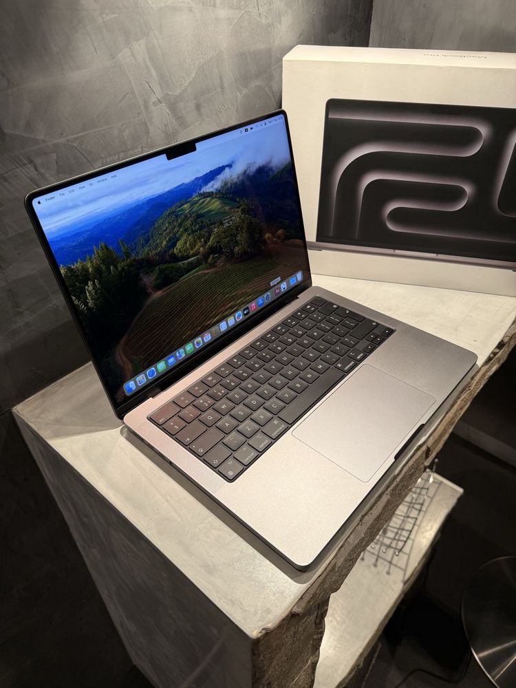 КАТО ЧИСТО НОВ Macbook Pro M3, 31 cycle