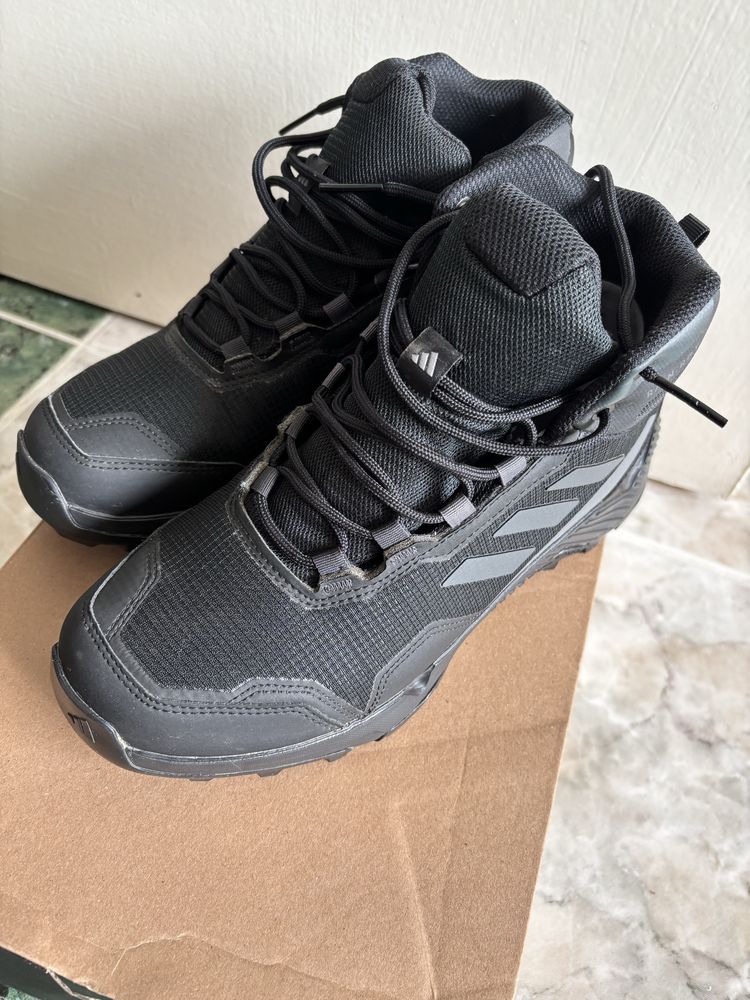 Обувки Adidas Terrex