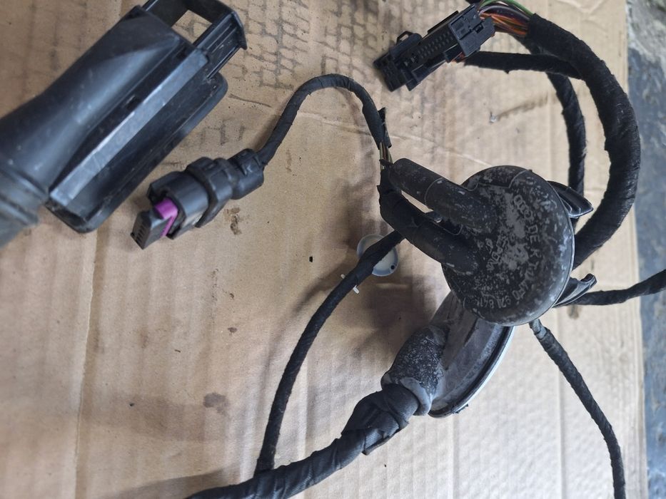 Cablaj portiera fata stanga AUDI A4 IV Avant 8K5, B8 2007 - 2015 8K097