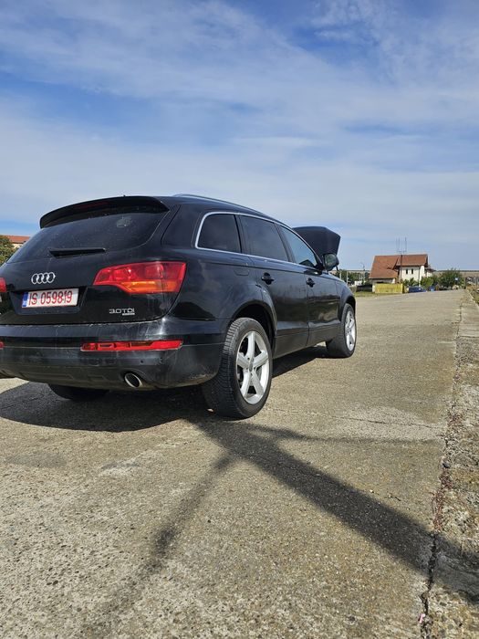 Q7 de vanzare , 3.0 tdi ,5 locuri