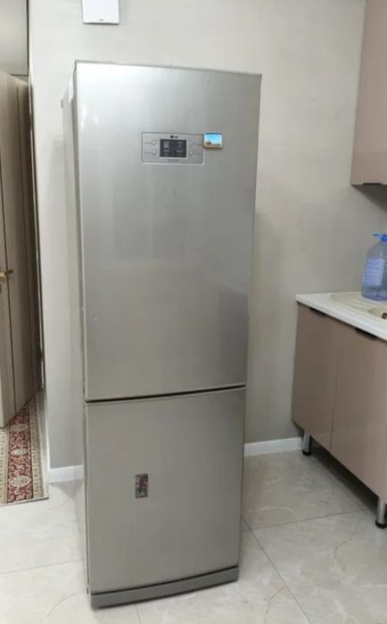 Срочно продам рабочий холодильник LG