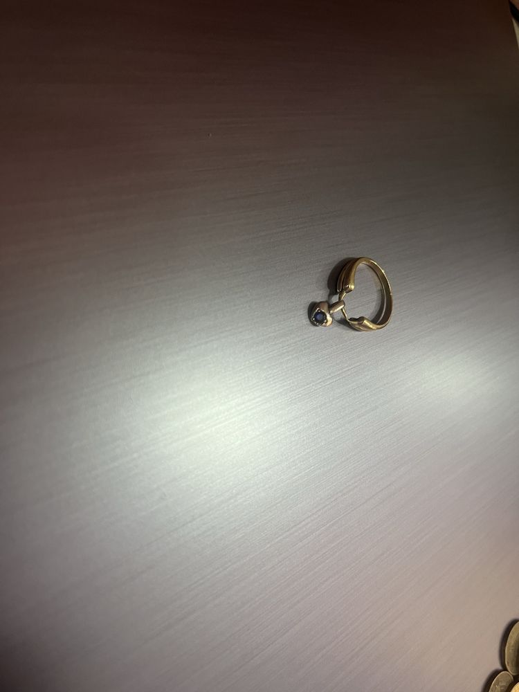 Продается золотое кольцо необычное кольцо