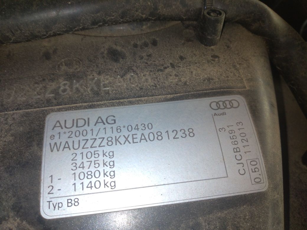 Dezmembrez Audi A4 B8 an 2014 break negru cod motor CJCB