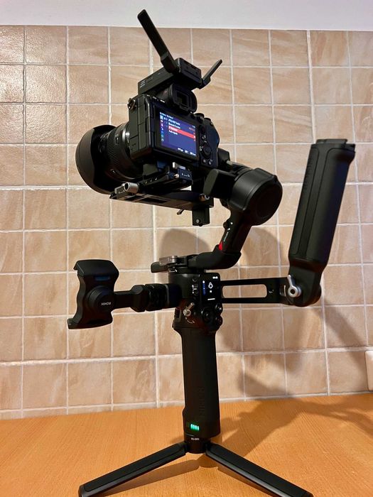 Videograf/fotograf comercial/creator continut/editor din Iași