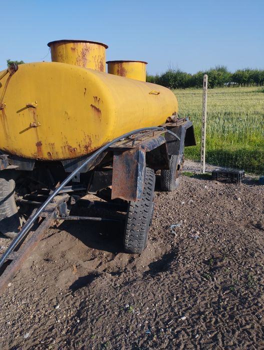 Cisternă cu două camere de 3500 litri